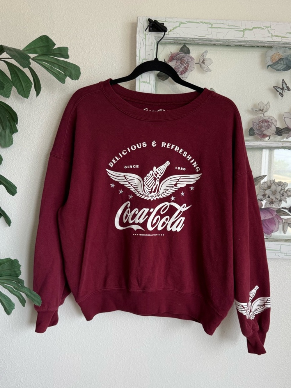 Coca Cola Maroon Graphic Crewneck Sweatshirt size m